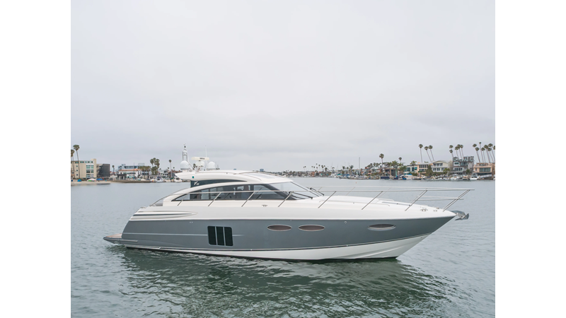 2013 PRINCESS YACHTS V52