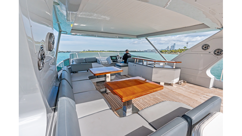 Photo of AZIMUT YACHTS Knot Woke 85'