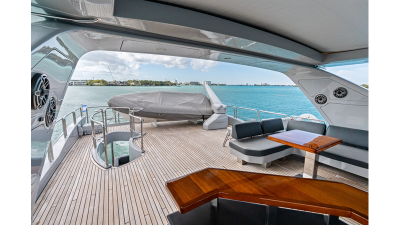 Photo of AZIMUT YACHTS Knot Woke 85'