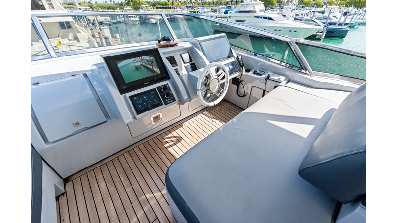 Photo of AZIMUT YACHTS Knot Woke 85'