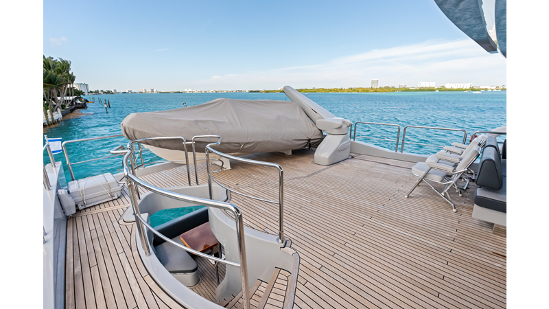 Photo of AZIMUT YACHTS Knot Woke 85'