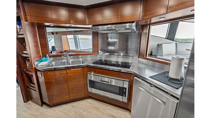 Photo of AZIMUT YACHTS Knot Woke 85'