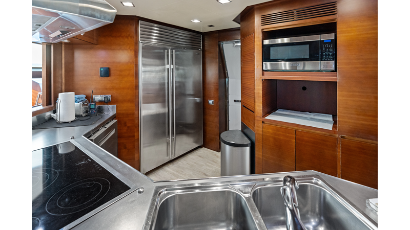 Photo of AZIMUT YACHTS Knot Woke 85'