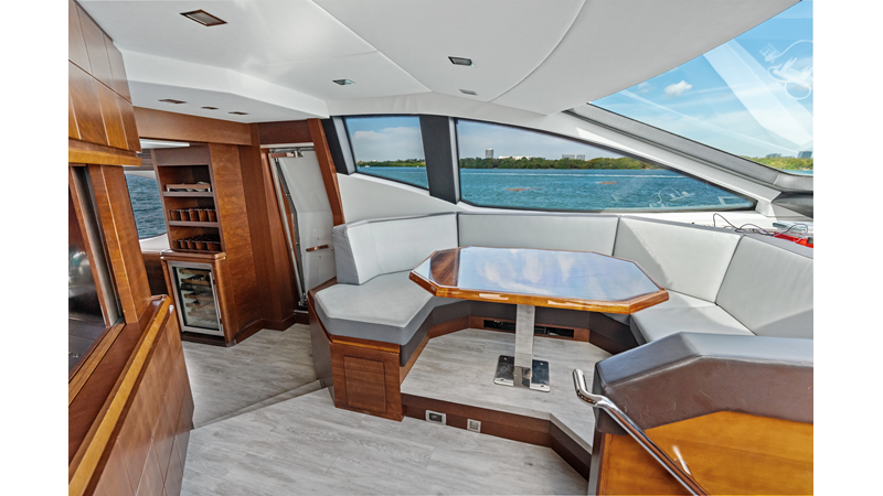 Photo of AZIMUT YACHTS Knot Woke 85'