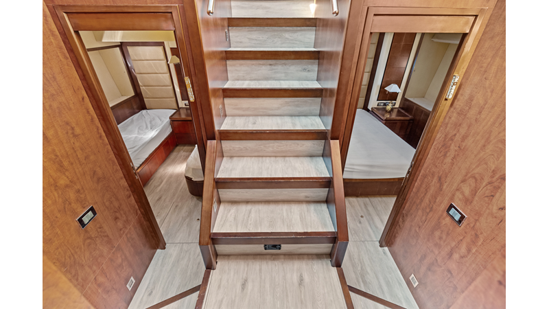 Photo of AZIMUT YACHTS Knot Woke 85'