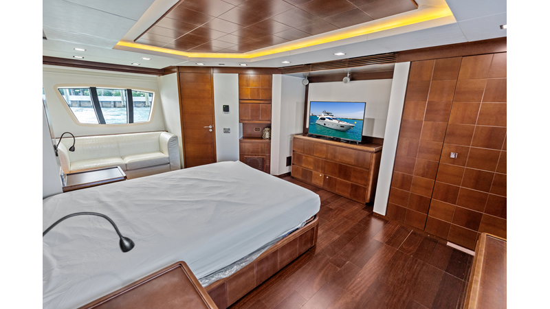 Photo of AZIMUT YACHTS Knot Woke 85'