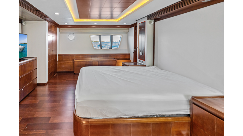 Photo of AZIMUT YACHTS Knot Woke 85'