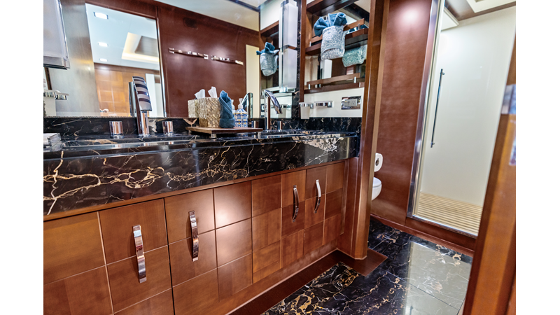 Photo of AZIMUT YACHTS Knot Woke 85'