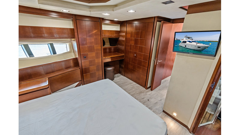 Photo of AZIMUT YACHTS Knot Woke 85'