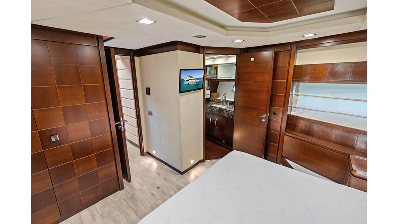 Photo of AZIMUT YACHTS Knot Woke 85'