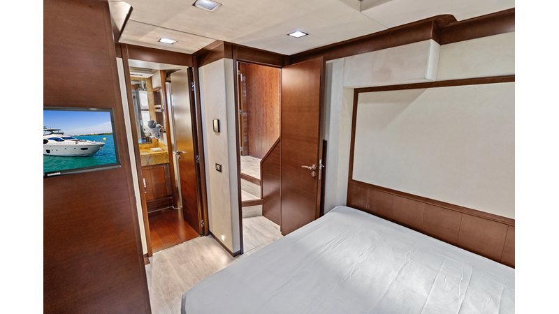 Photo of AZIMUT YACHTS Knot Woke 85'