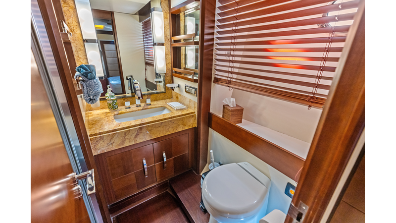 Photo of AZIMUT YACHTS Knot Woke 85'