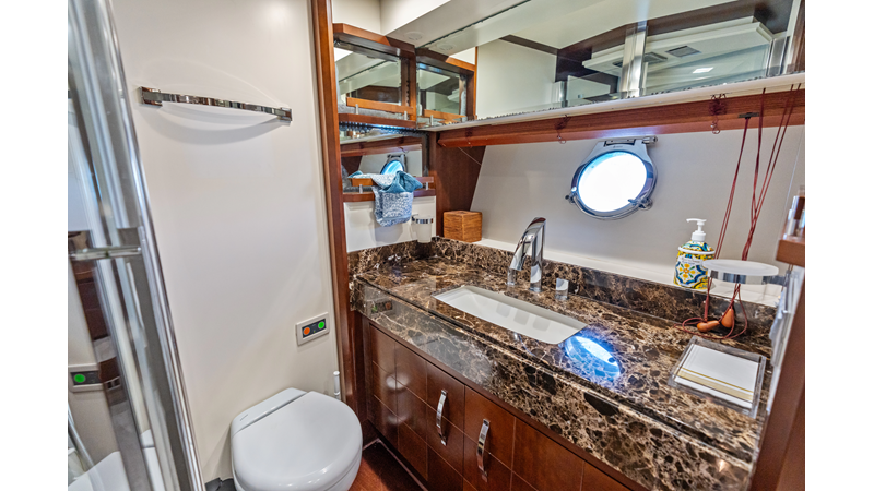 Photo of AZIMUT YACHTS Knot Woke 85'