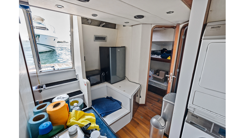 Photo of AZIMUT YACHTS Knot Woke 85'