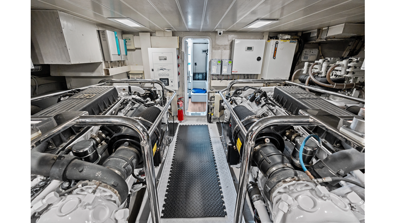 Photo of AZIMUT YACHTS Knot Woke 85'