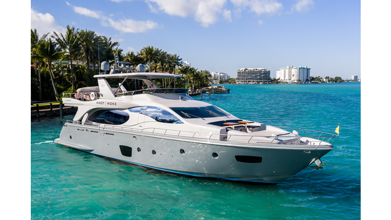 2009 AZIMUT YACHTS Flybridge 85 yacht for sale