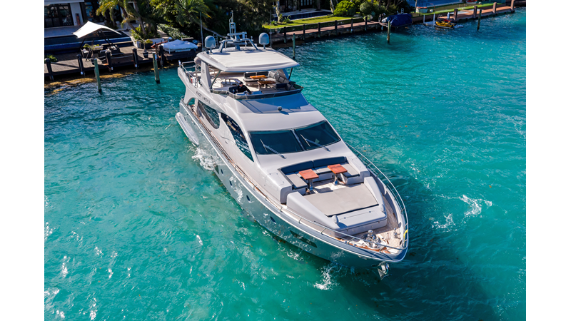 2009 AZIMUT YACHTS Flybridge 85
