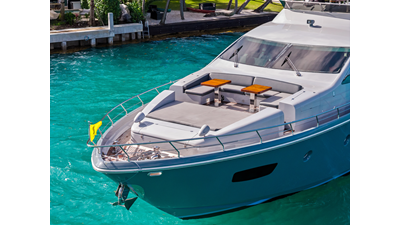 2009 AZIMUT YACHTS Flybridge 85 - photo 4