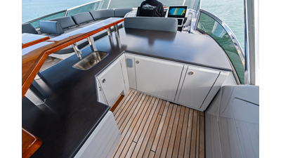 2009 AZIMUT YACHTS Flybridge 85 - photo 12