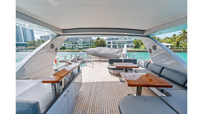 2009 AZIMUT YACHTS Flybridge 85 - photo 13