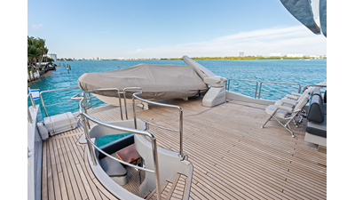 2009 AZIMUT YACHTS Flybridge 85 - photo 16