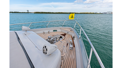 2009 AZIMUT YACHTS Flybridge 85 - photo 21
