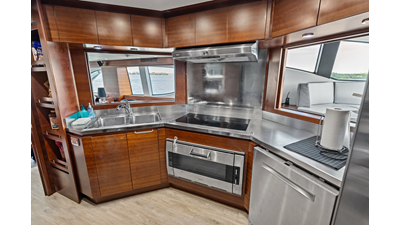 2009 AZIMUT YACHTS Flybridge 85 - photo 26