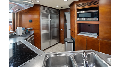 2009 AZIMUT YACHTS Flybridge 85 - photo 27