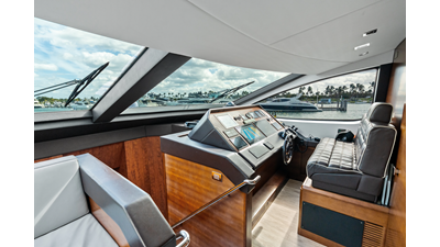2009 AZIMUT YACHTS Flybridge 85 - photo 30