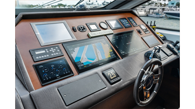 2009 AZIMUT YACHTS Flybridge 85 - photo 31