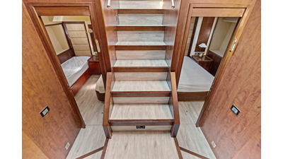 2009 AZIMUT YACHTS Flybridge 85 - photo 33