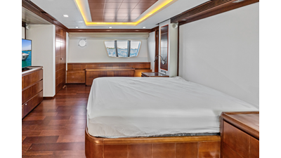 2009 AZIMUT YACHTS Flybridge 85 - photo 35