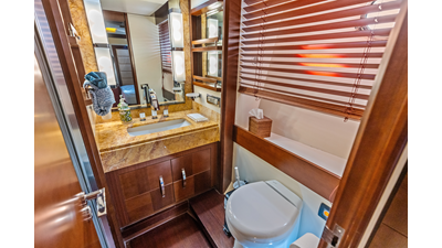 2009 AZIMUT YACHTS Flybridge 85 - photo 48