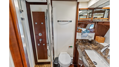 2009 AZIMUT YACHTS Flybridge 85 - photo 49