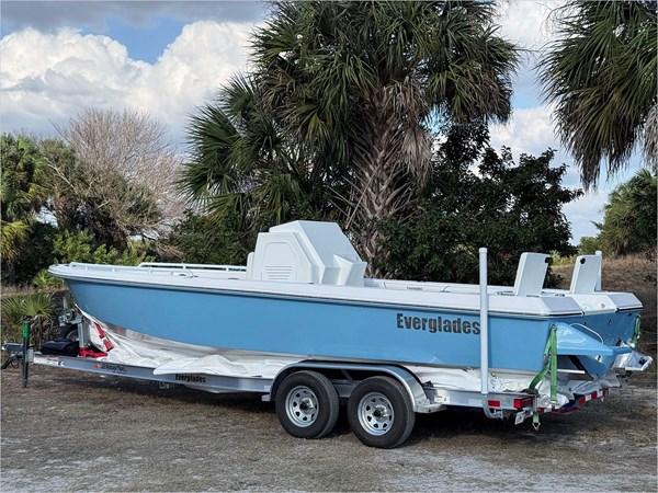 24' EVERGLADES 2017 243 CC 458332