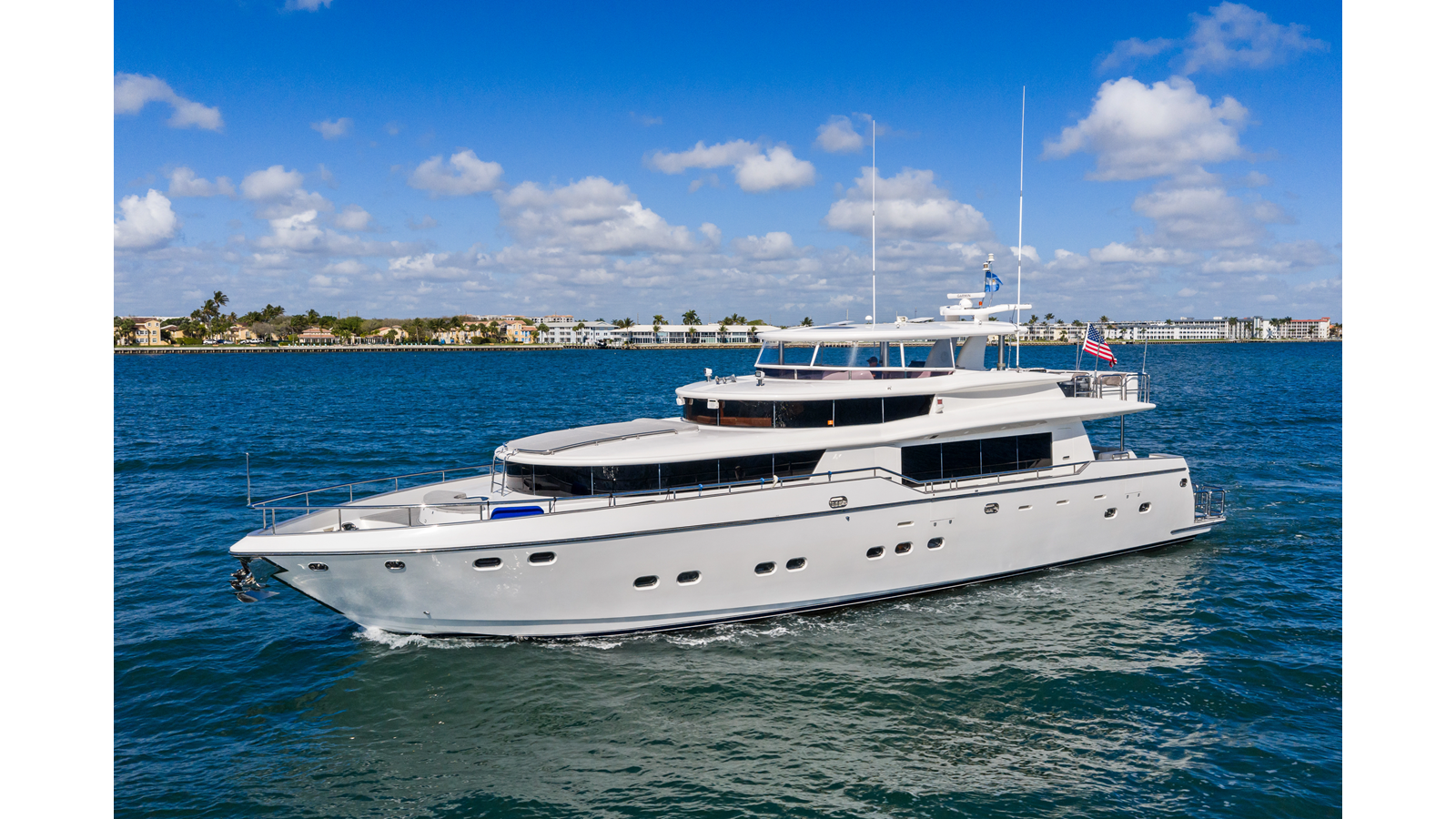 Aleniel — 2005 Johnson 87' Motor Yacht — fotoğraf 3