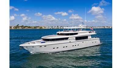 2005 JOHNSON 87' Motor Yacht - photo 2