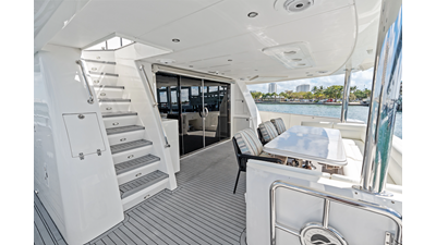 2005 JOHNSON 87' Motor Yacht - photo 13