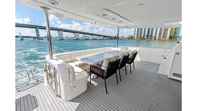 2005 JOHNSON 87' Motor Yacht - photo 15