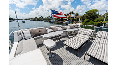 2005 JOHNSON 87' Motor Yacht - photo 18