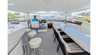 2005 JOHNSON 87' Motor Yacht - photo 25