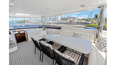 2005 JOHNSON 87' Motor Yacht - photo 27