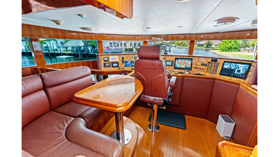2005 JOHNSON 87' Motor Yacht - photo 45