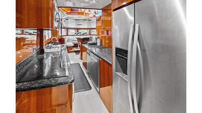 2005 JOHNSON 87' Motor Yacht - photo 49