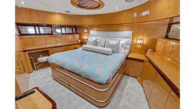 2005 JOHNSON 87' Motor Yacht - photo 59