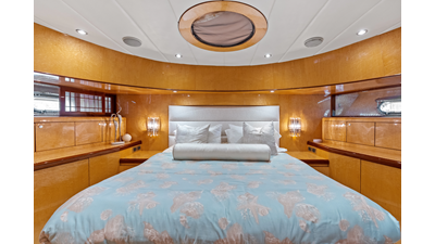 2005 JOHNSON 87' Motor Yacht - photo 60