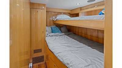2005 JOHNSON 87' Motor Yacht - photo 73