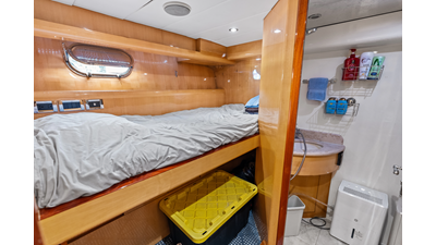 2005 JOHNSON 87' Motor Yacht - photo 74
