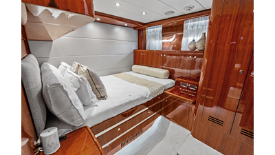 2005 JOHNSON 87' Motor Yacht - photo 78