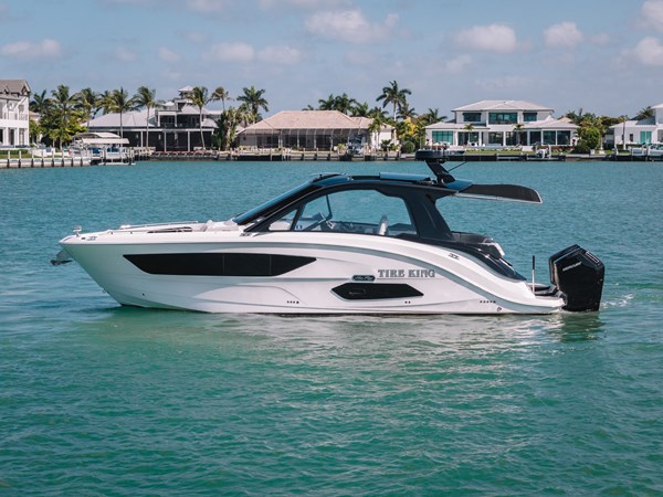 2025 SEA RAY 370 Sundancer OB